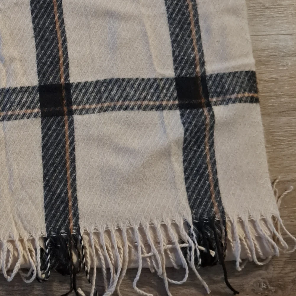 Plaid Fringe Scarf Wrap Shawl Cream Black Striped